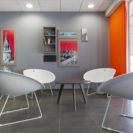 Uxco H2o 3* Λα Ροσέλ