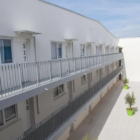 Uxco H2o Ξενοδοχείο με διαμερίσματα 3*