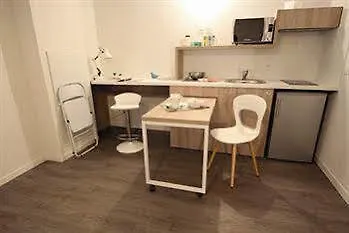 Lägenhetshotell Uxco H2o 3*